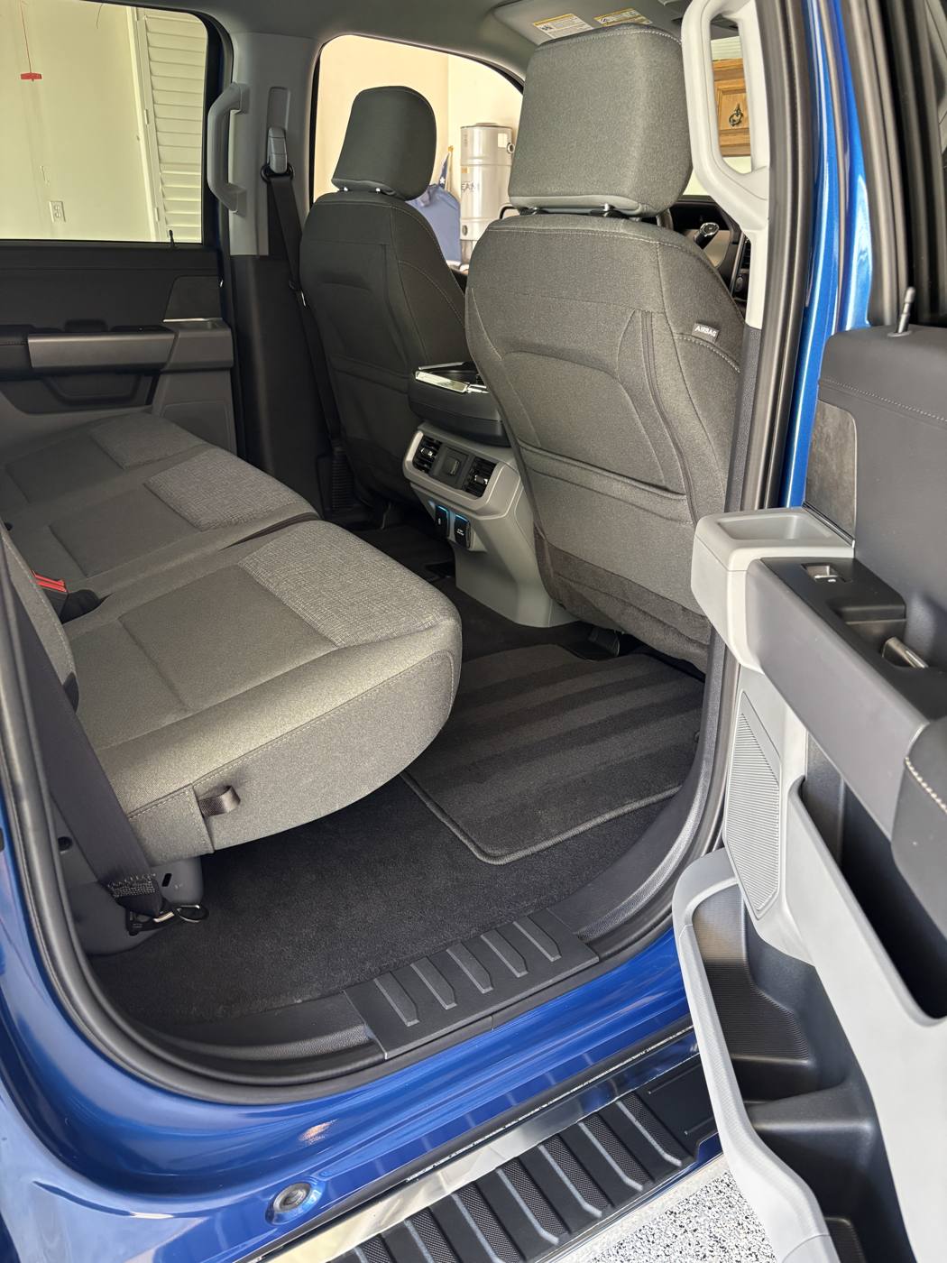 Ford F-150 rear cabin seats and floor detailed